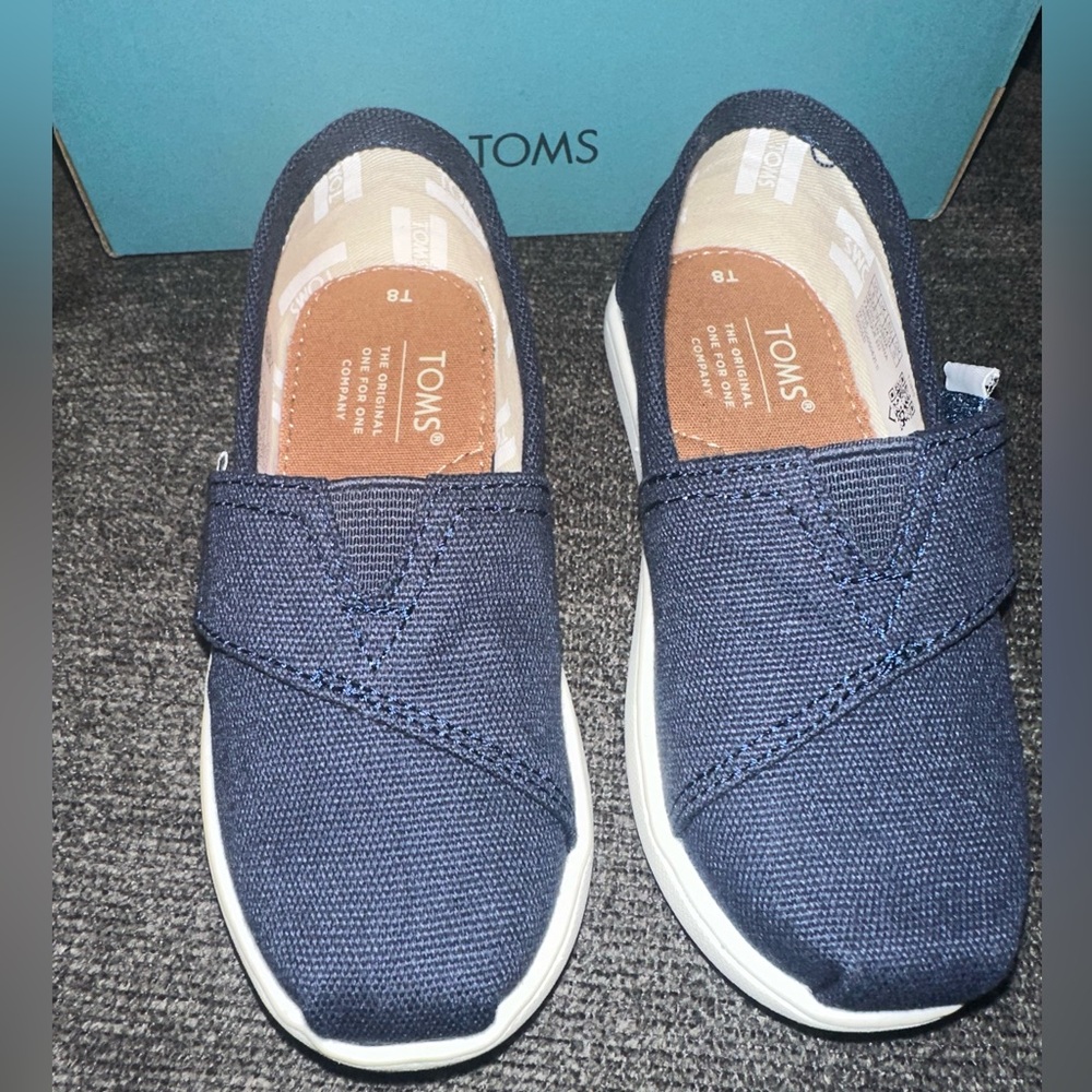 Toms size 8